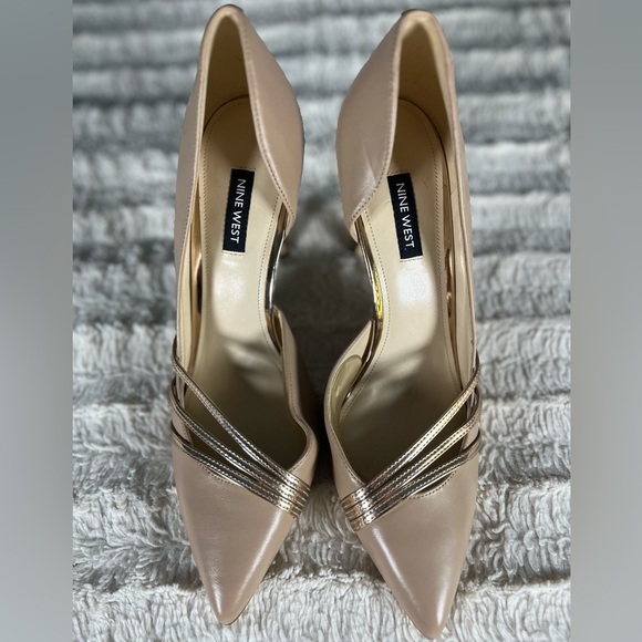 Steve Madden Nude Pump With Rose Gold Details Size 9 NEW - Picture 1 of 4